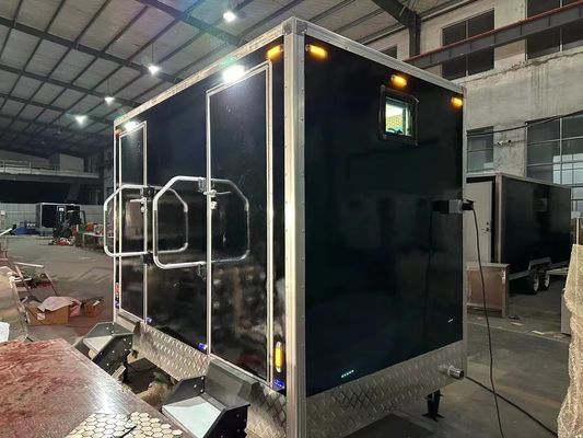 مقطورة مرحاض خارجية متنقلة مخصصة مع حمامات 2 للتخييم