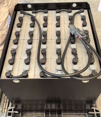 بطارية جر رافعة شوكية حمض الرصاص 48 فولت 600 أمبير ساعة منخفضة الصيانة