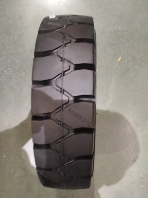 إطارات متينة مضادة للانزلاق 125/75-8 نظام سريع الإطارات الصلبة للرافعات الشوكية