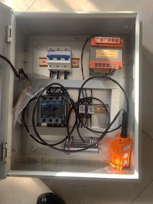 آلة تركيب / تفكيك الإطارات المصنوعة خصيصًا 500 طن آلة ضغط الإطارات الصلبة 11 كيلوواط 480 فولت مع محولات CHINT ومكابح ومواصلات