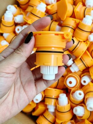 مصنع بيع بالجملة عالية الأداء Flip Top Vent Cap مع إيقاف اللهب-الختم الضيقة تصميم قابلة لإعادة الاستخدام للبطاريات الشاحنة