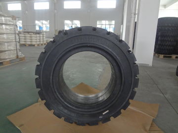 LK301 إطارات الشاحنات الصلبة الثلاثة الطبقات المقوية 28x9-15 8.15-15